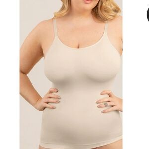 NWT Shapermint Essentials All Day Every Day Scoop Neck Cami. Size Large.